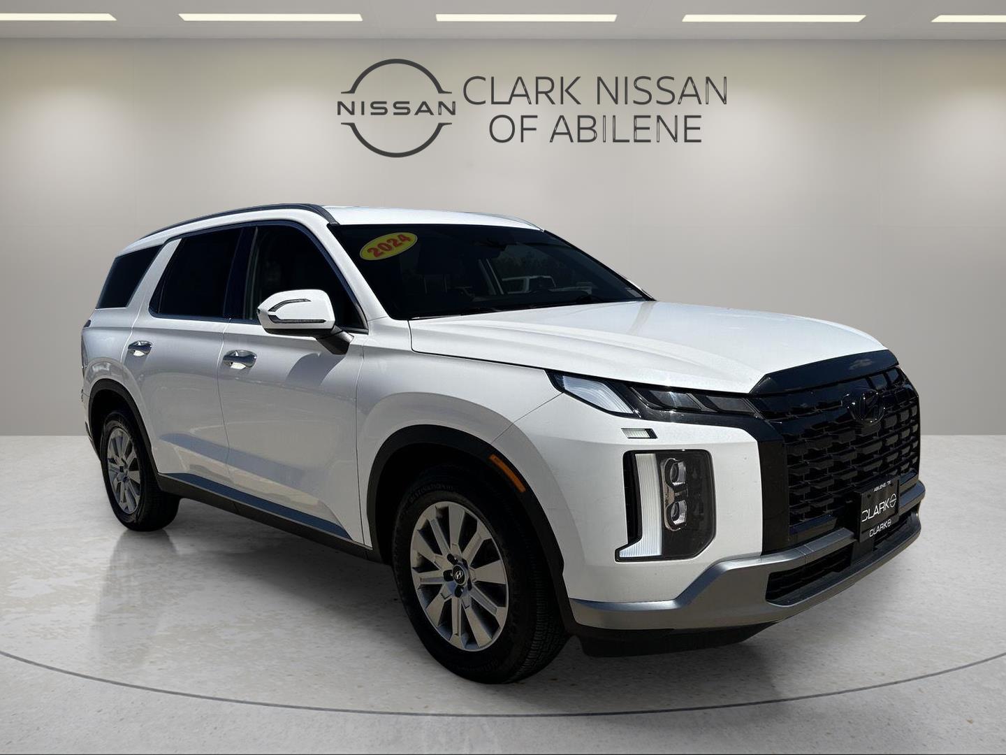 Hyper White 2024 Hyundai Palisade SUV / Crossover All-Wheel Drive Automatic