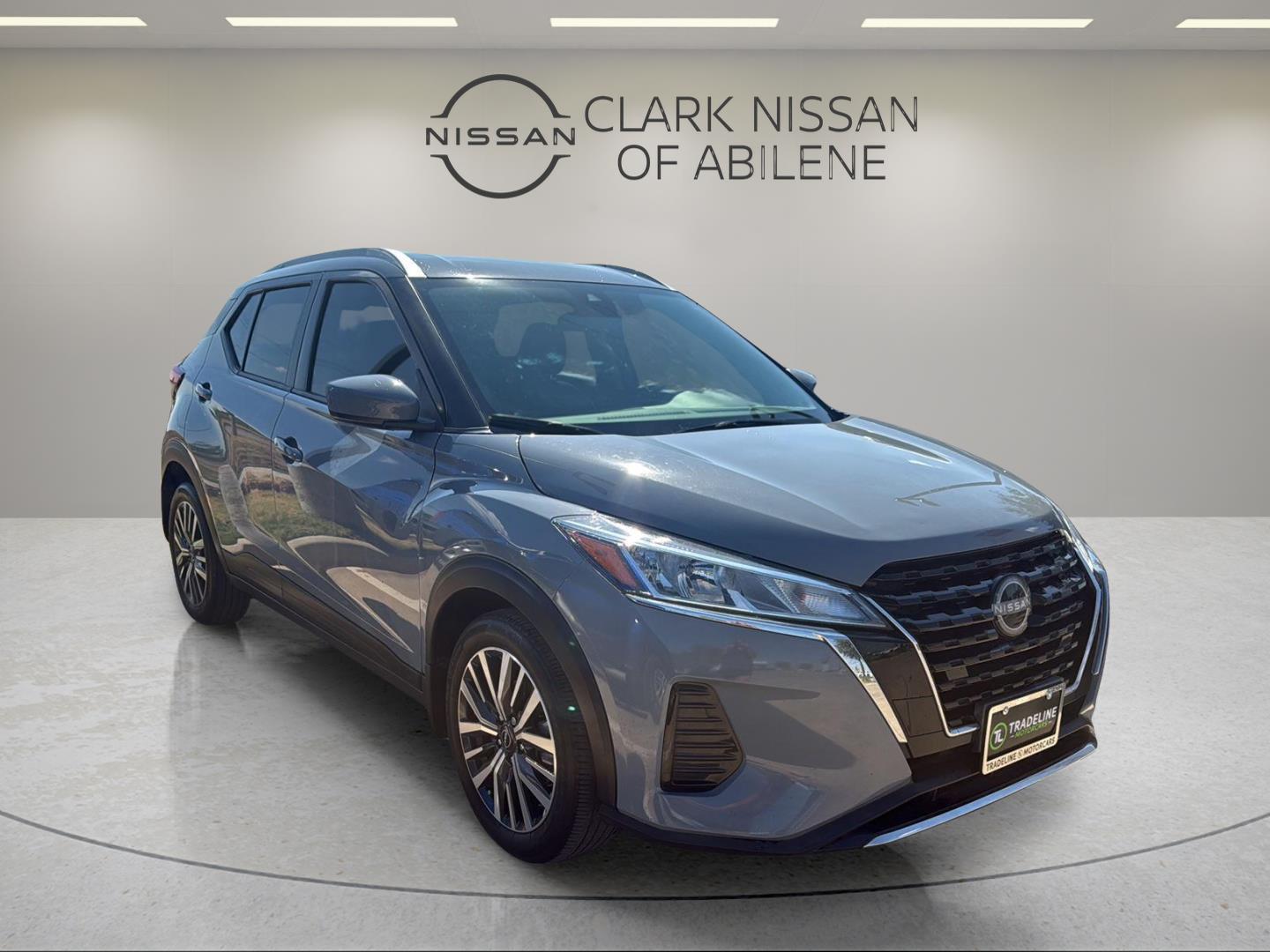 Gray 2024 Nissan Kicks SUV / Crossover Front-Wheel Drive Continuously Variable Transmission