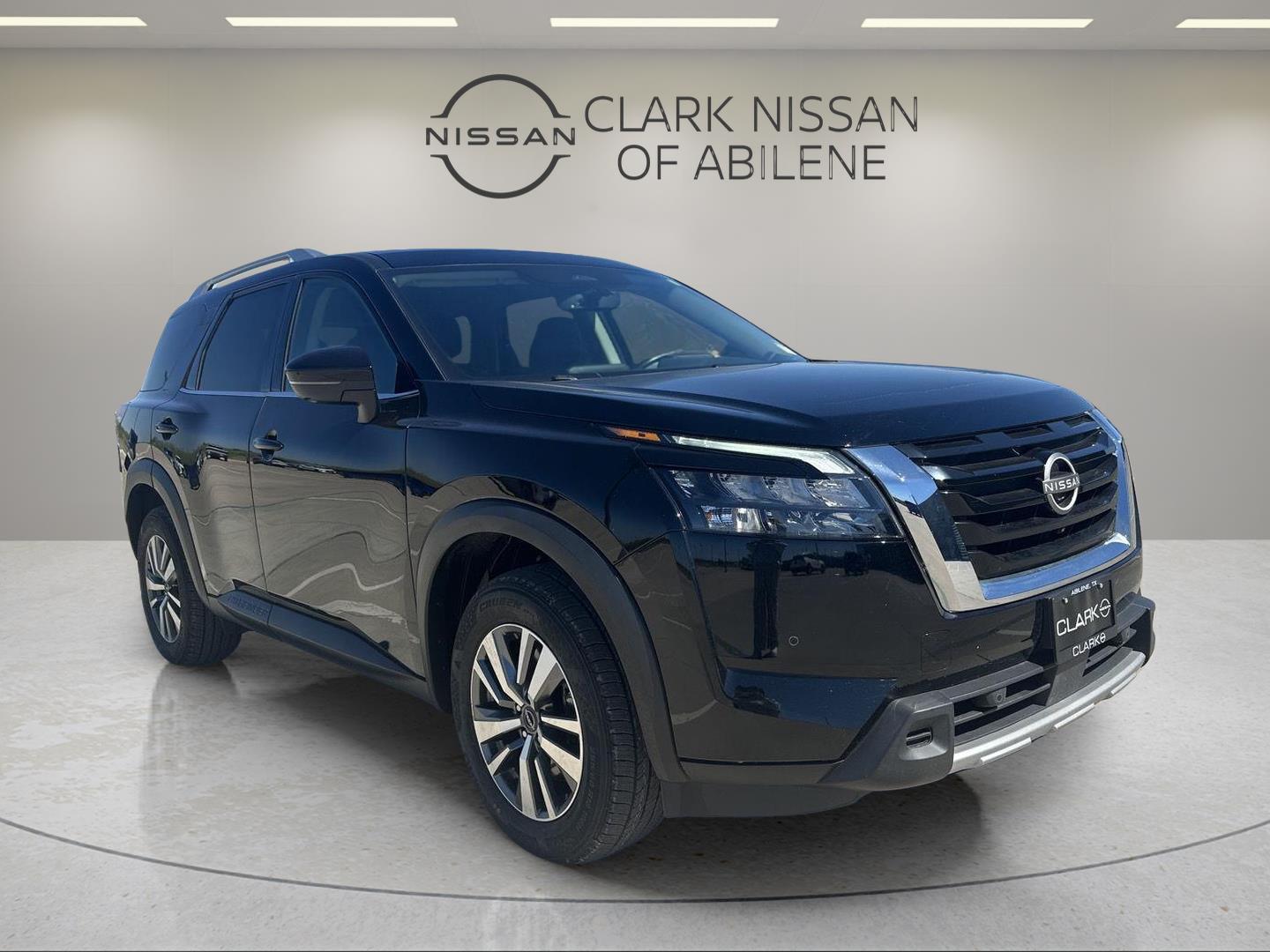 2025 Nissan Pathfinder SL FWD