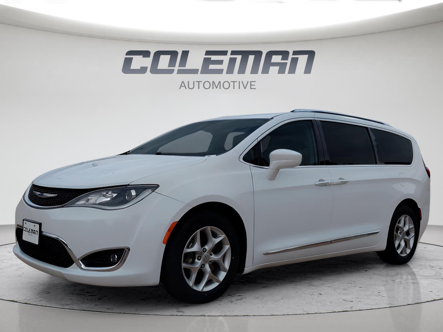 Bright White Clearcoat 2019 Chrysler Pacifica Minivan Front-Wheel Drive 9-Speed Automatic