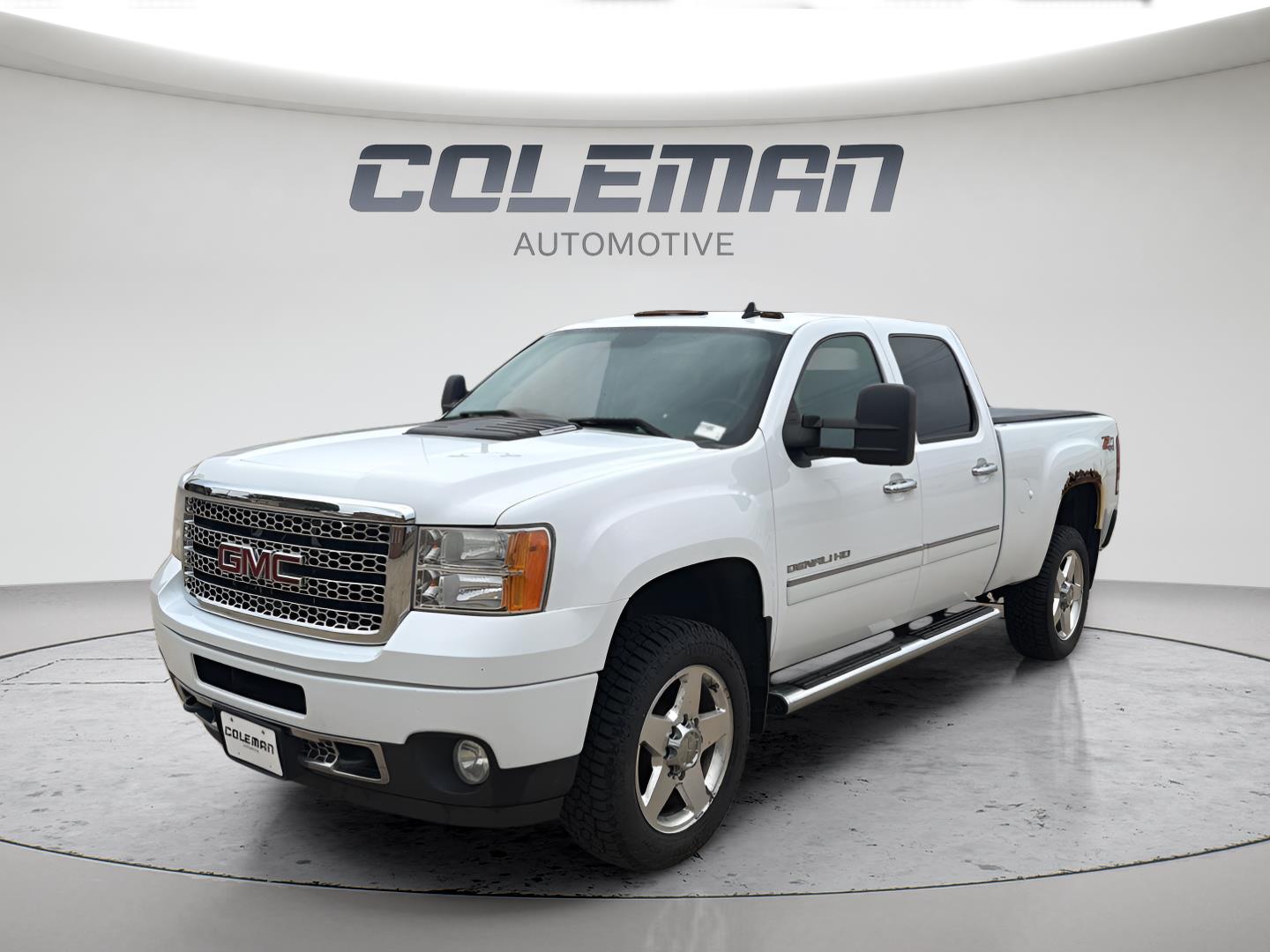 Summit White 2014 GMC Sierra 2500HD Pickup Truck Four-Wheel Drive 6-Speed Automatic