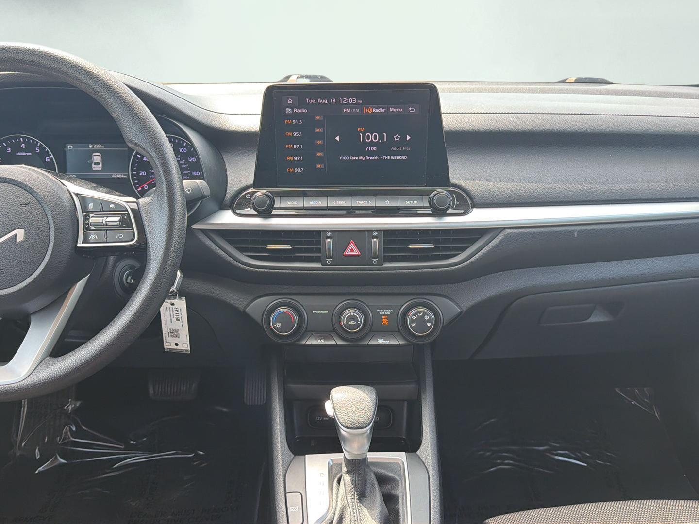 View vehicle photo 4