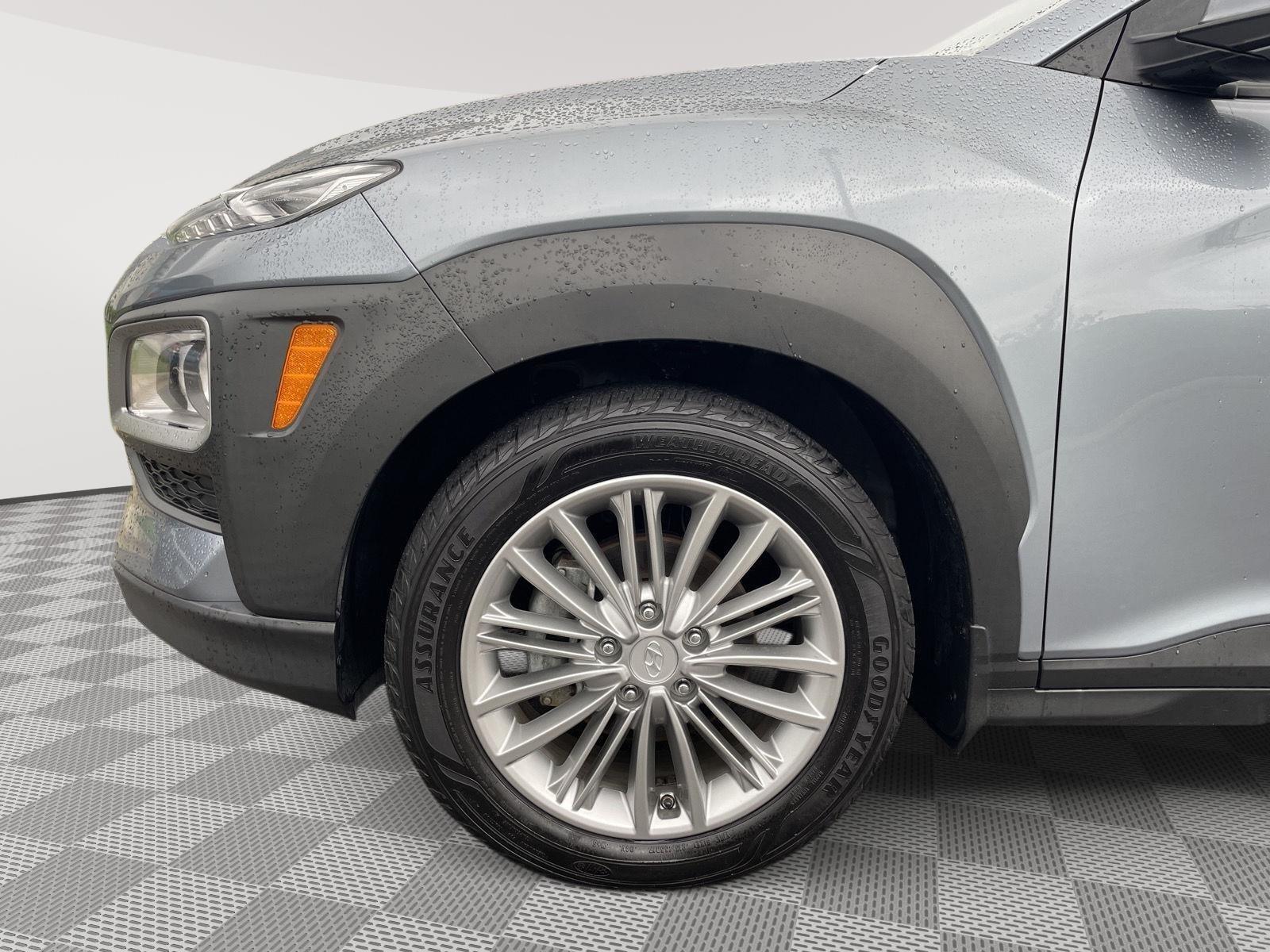 Used 2020 Sonic Silver Hyundai SEL Plus image 10