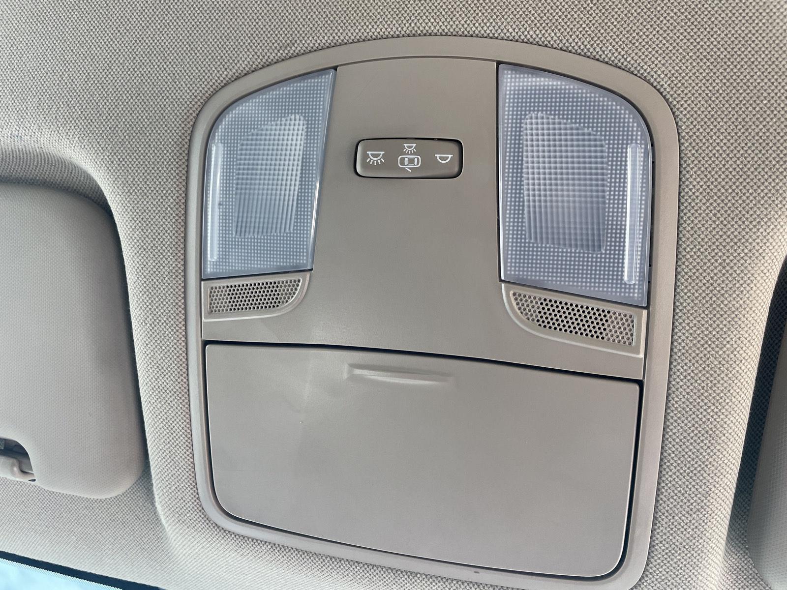 Used 2019 Quartz White Pearl Hyundai SEL image 18