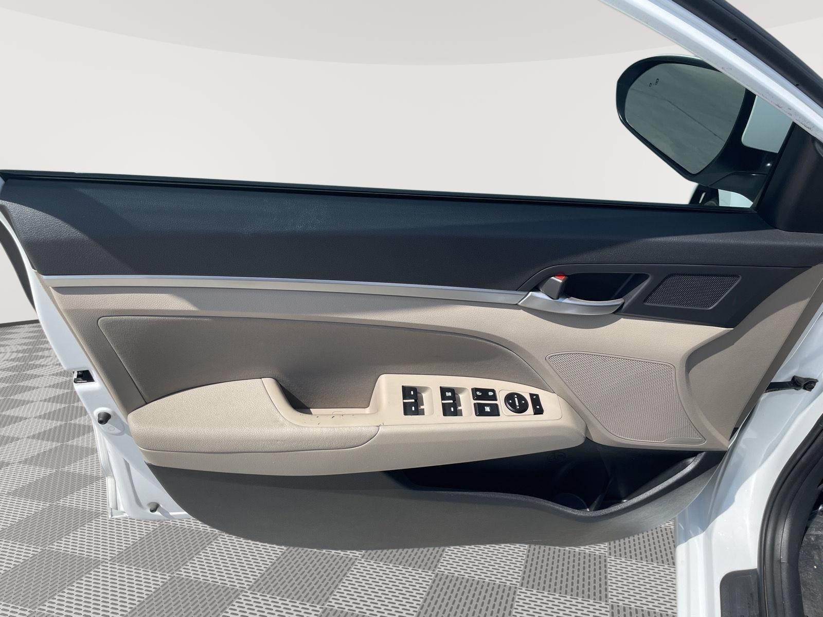 Used 2019 Quartz White Pearl Hyundai SEL image 20