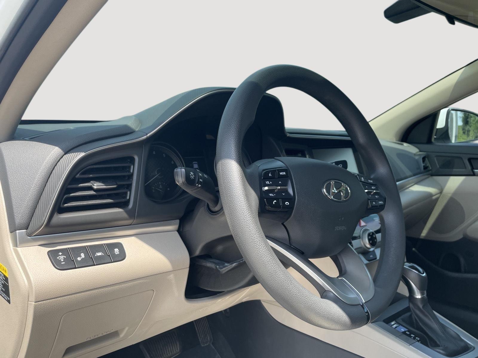 Used 2019 Quartz White Pearl Hyundai SEL image 21