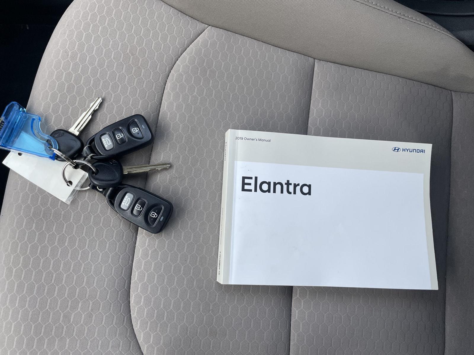 Used 2019 Quartz White Pearl Hyundai SEL image 32