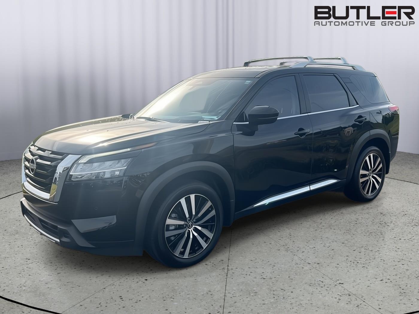 Super Black 2023 Nissan Pathfinder Platinum 4WD SUV / Crossover All-Wheel Drive Automatic