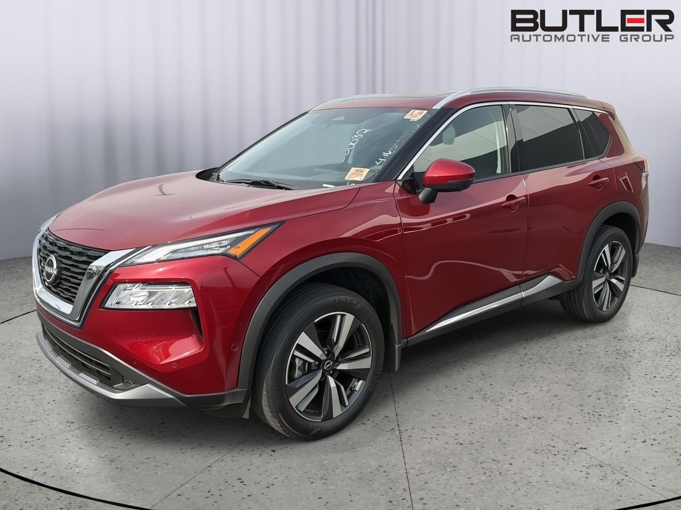 Red (Scarlet Ember Tintcoat) 2022 Nissan Rogue SL FWD SUV / Crossover Front-Wheel Drive Continuously Variable Transmission