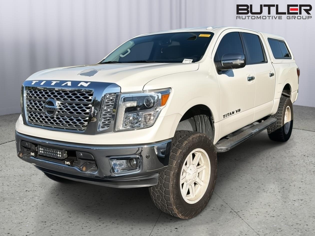 Pearl White 2018 Nissan Titan SL Crew Cab 4WD Pickup Truck Four-Wheel Drive Automatic