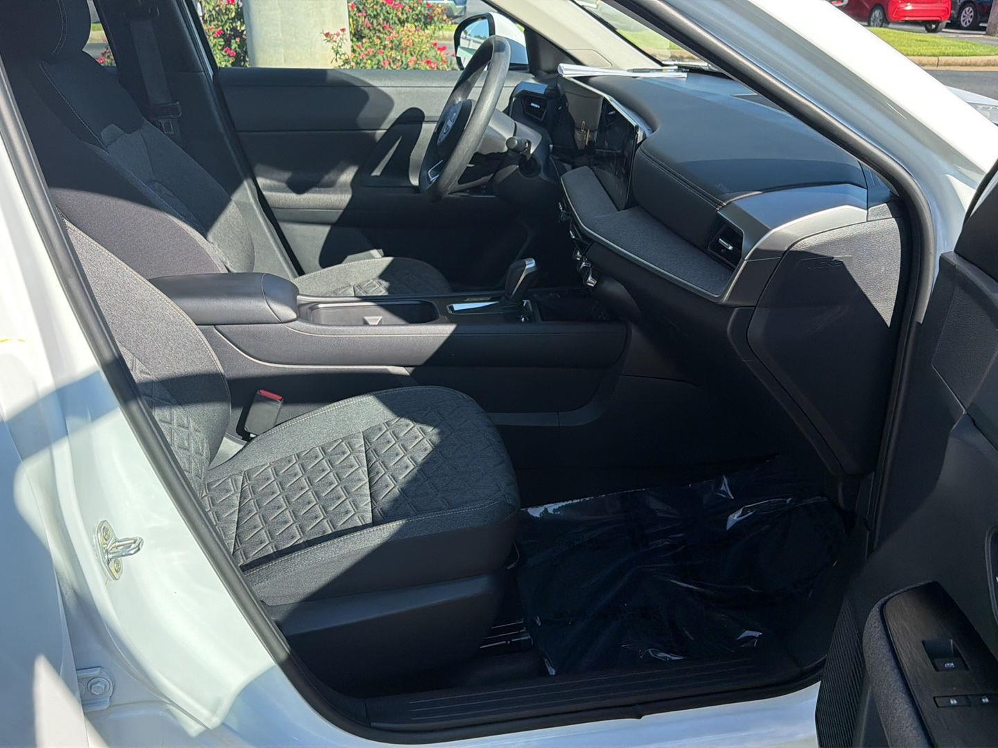 Used 2025 Nissan Kicks SUV
