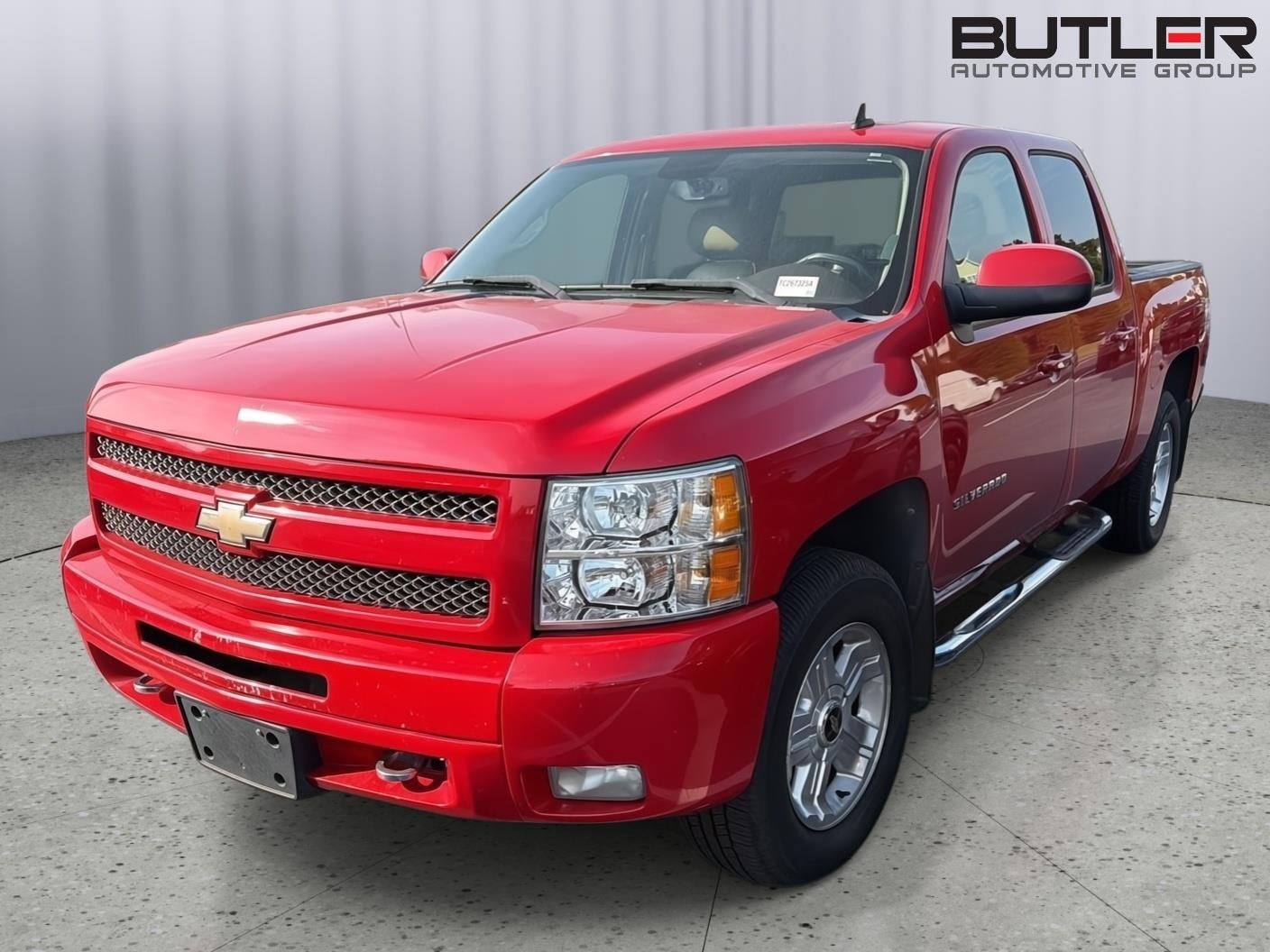 Victory Red 2011 Chevrolet Silverado 1500 Pickup Truck Four-Wheel Drive 6-Speed Automatic