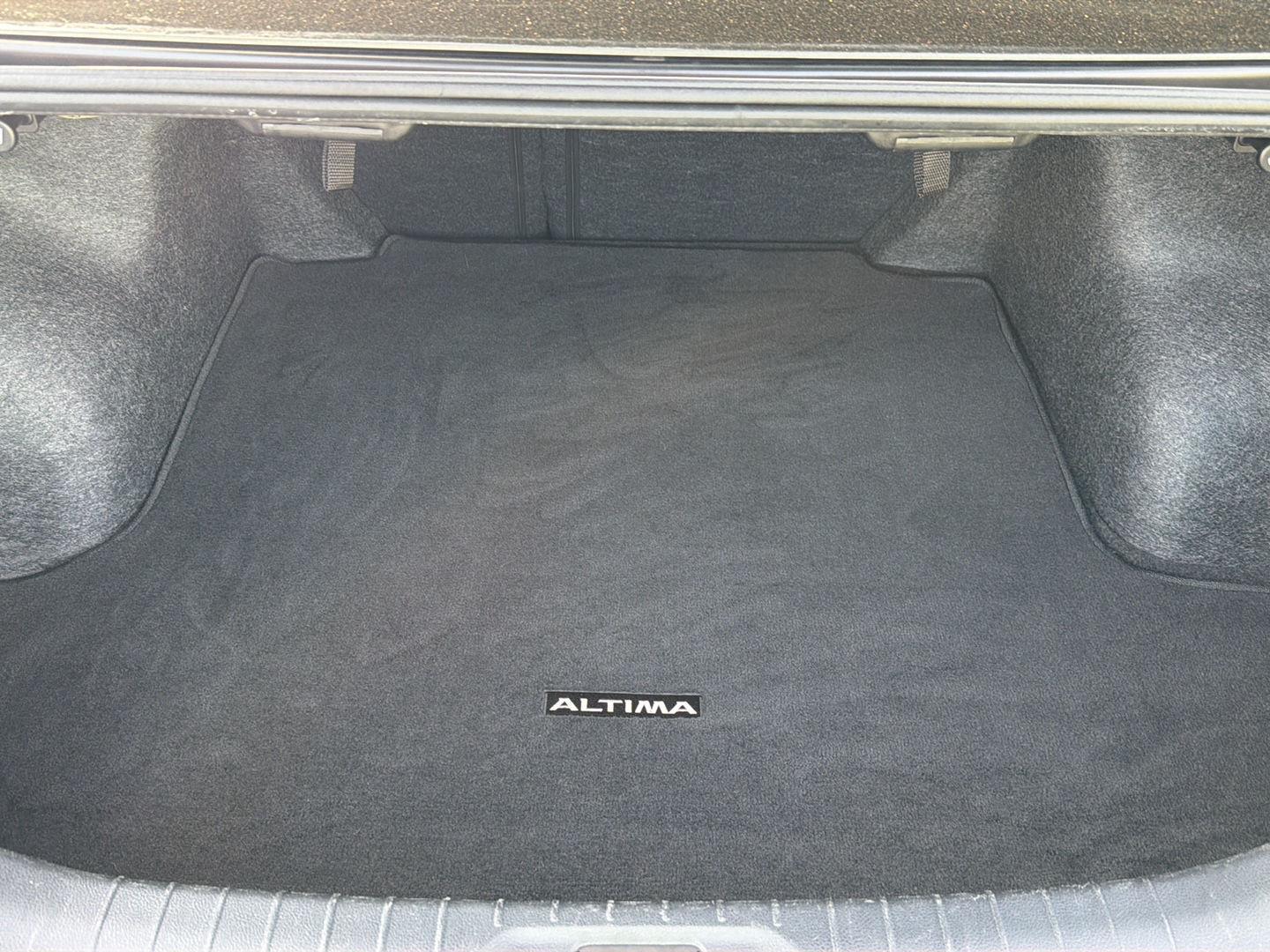 Used 2024 Nissan Altima Sedan