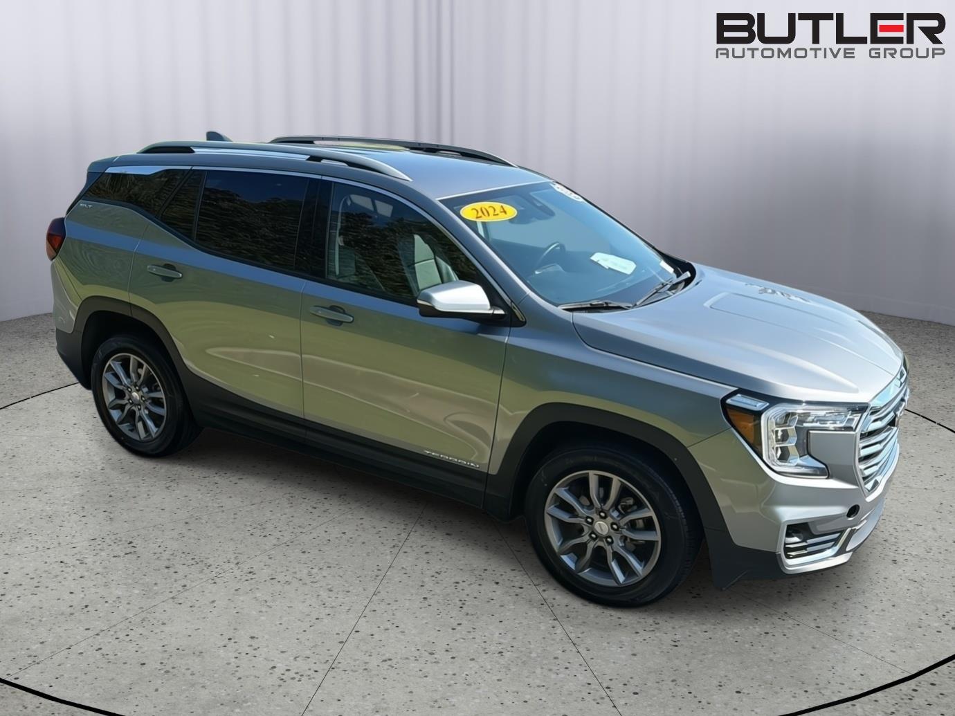 Used 2024 GMC Terrain SUV