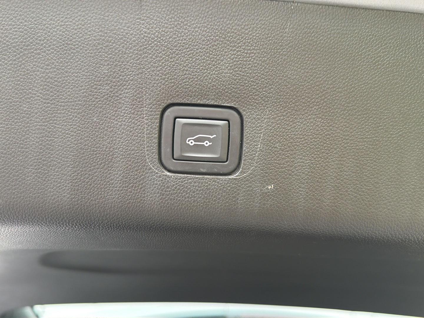 Used 2023 Chevrolet Traverse SUV