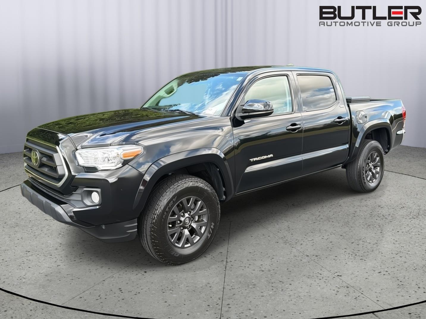 Midnight Black Metallic 2022 Toyota Tacoma Pickup Truck 4X2 6-Speed Automatic