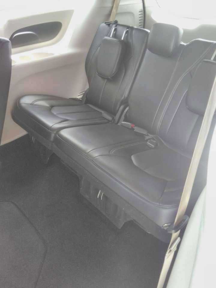 Used 2024 Chrysler Pacifica Van