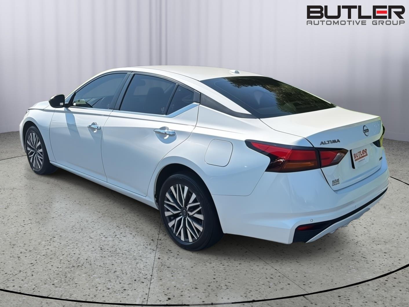 Used 2024 Nissan Altima Sedan