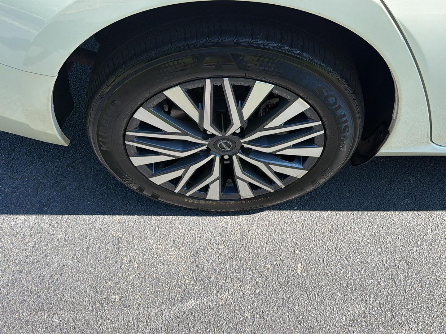 Used 2024 Nissan Altima Sedan