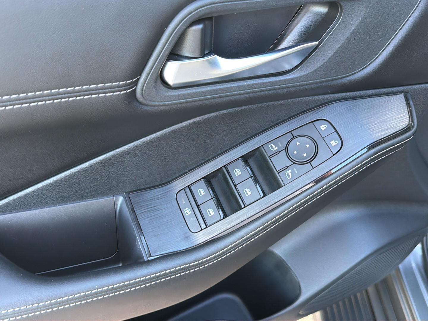 Used 2025 Nissan Rogue SUV
