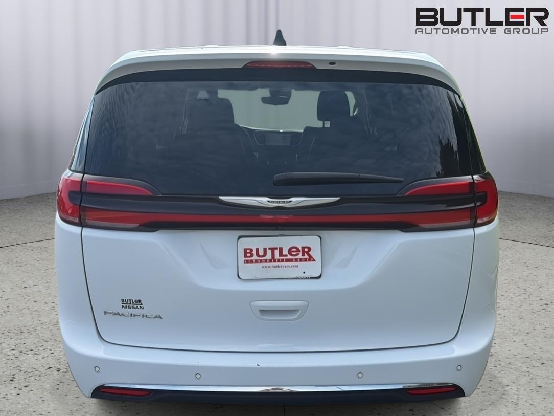 Used 2024 Chrysler Pacifica Van