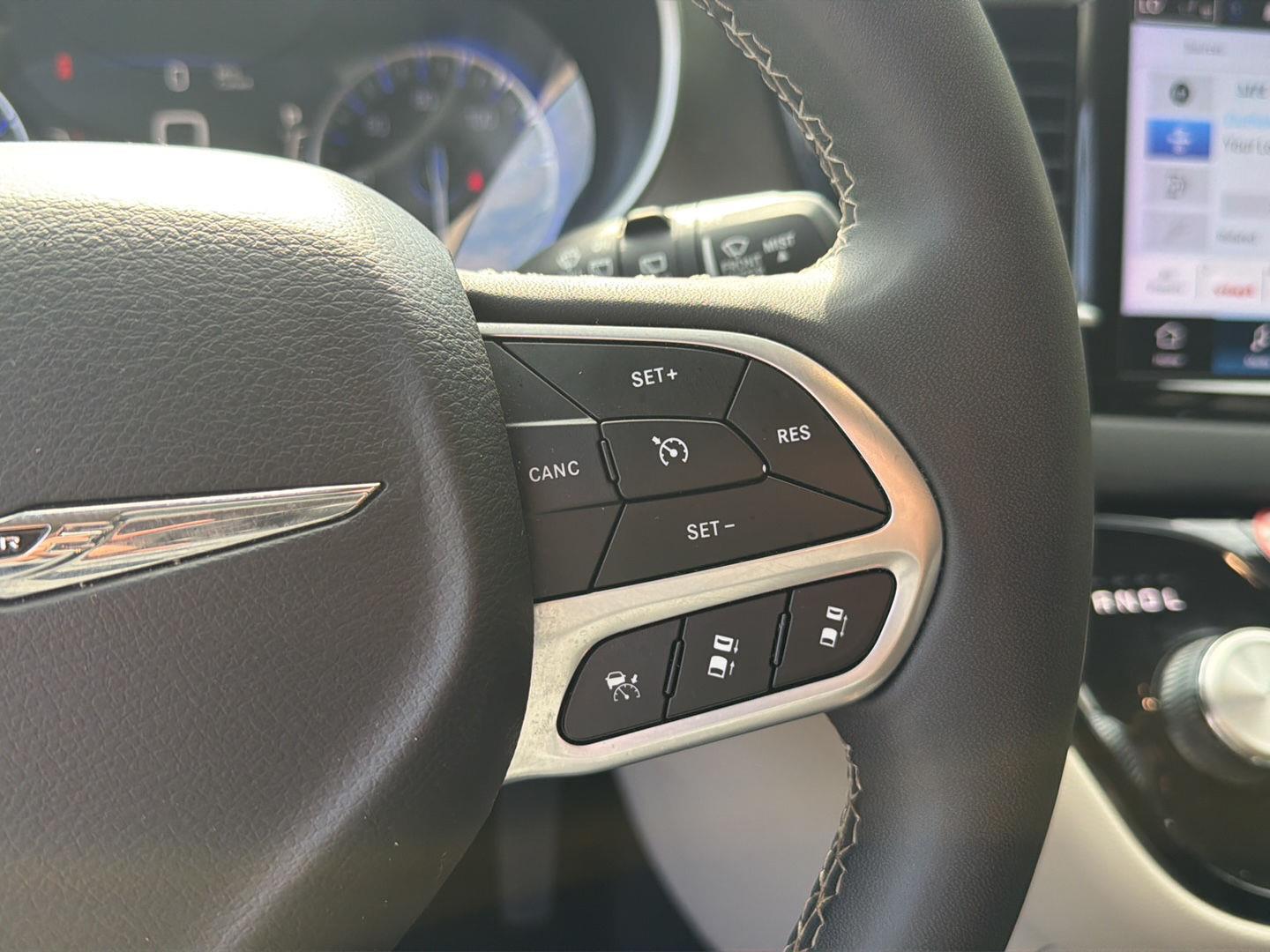 Used 2024 Chrysler Pacifica Van