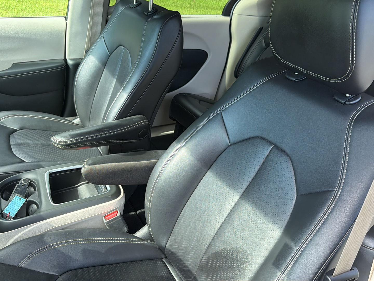 Used 2024 Chrysler Pacifica Van