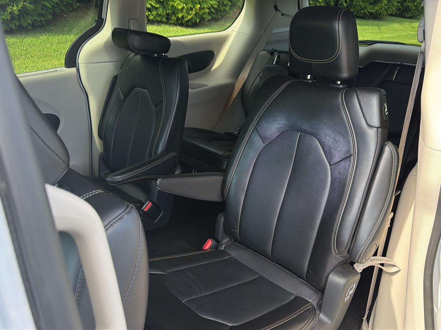 Used 2024 Chrysler Pacifica Van