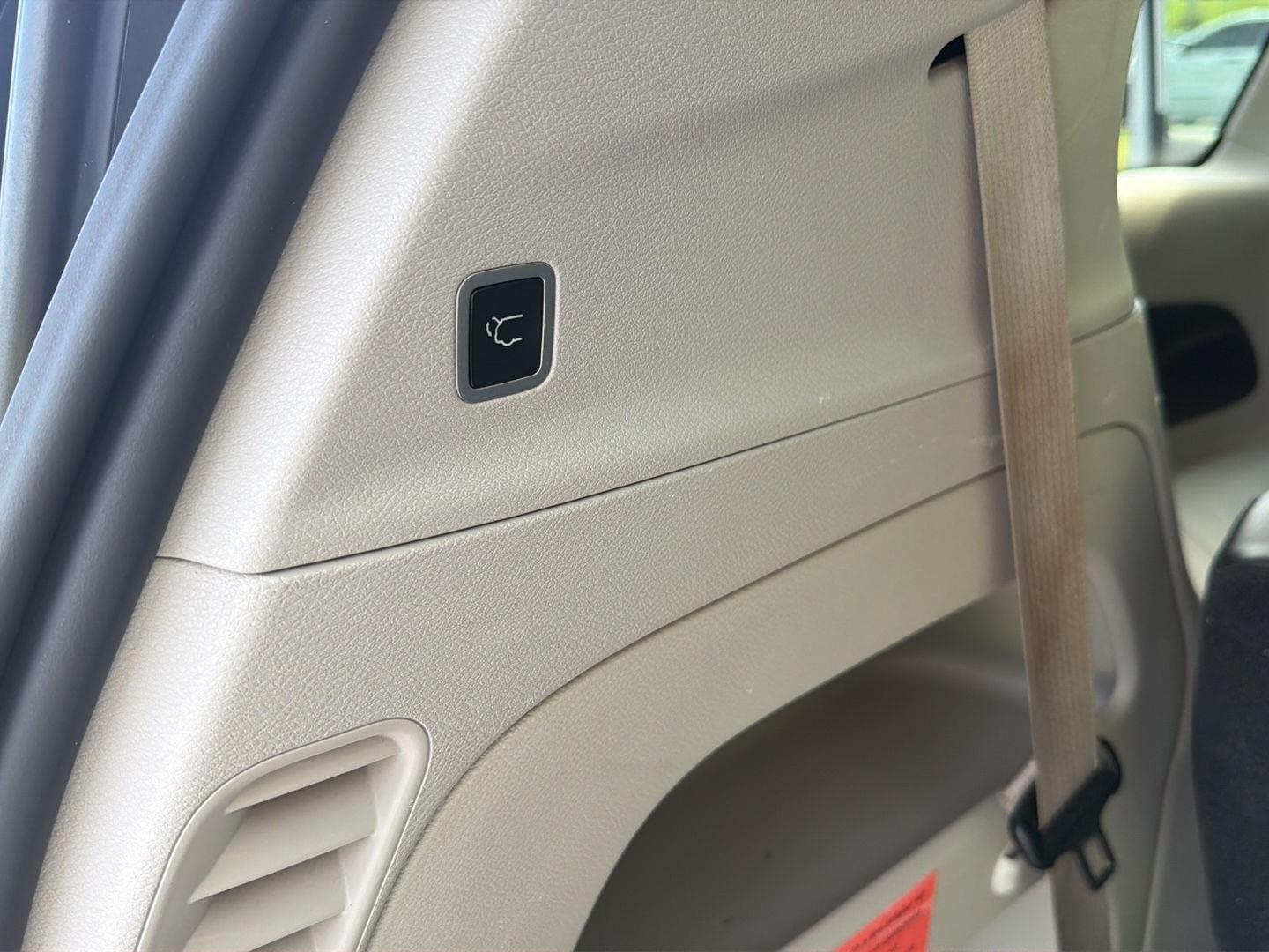 Used 2024 Chrysler Pacifica Van
