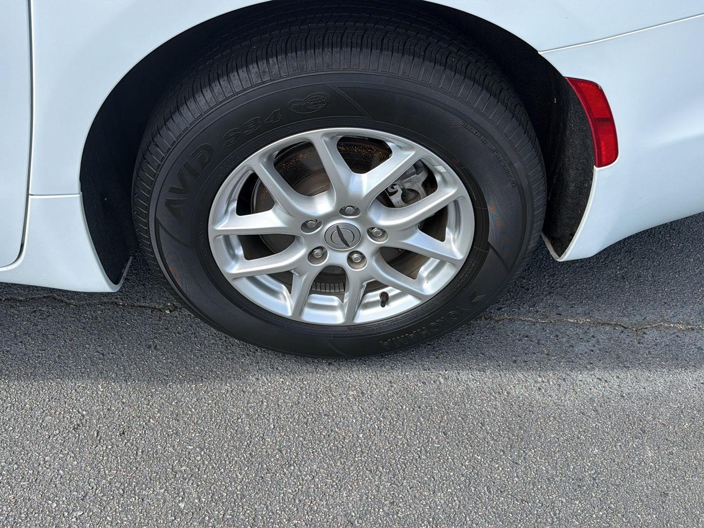 Used 2024 Chrysler Pacifica Van