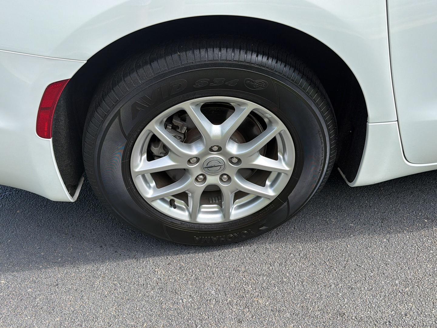 Used 2024 Chrysler Pacifica Van
