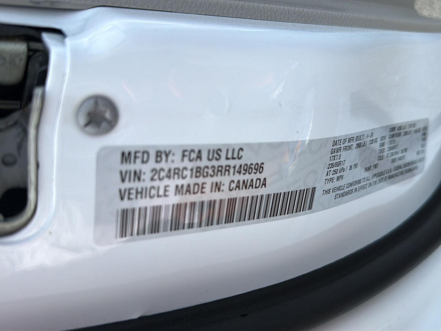 Used 2024 Chrysler Pacifica Van