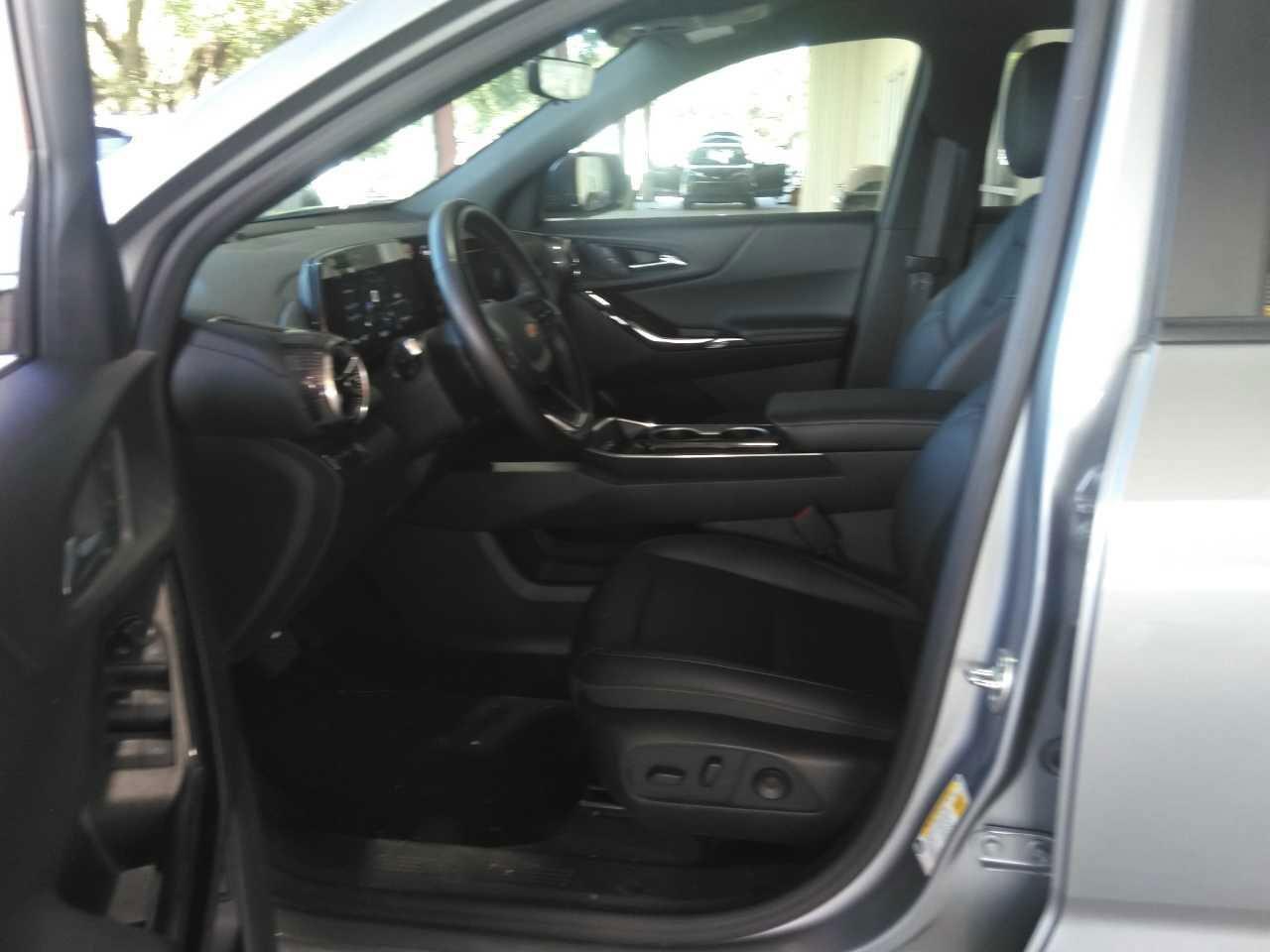 Used 2025 Chevrolet Equinox SUV