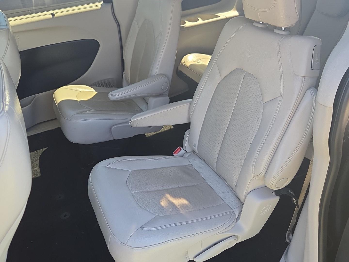 Used 2021 Chrysler Pacifica Van