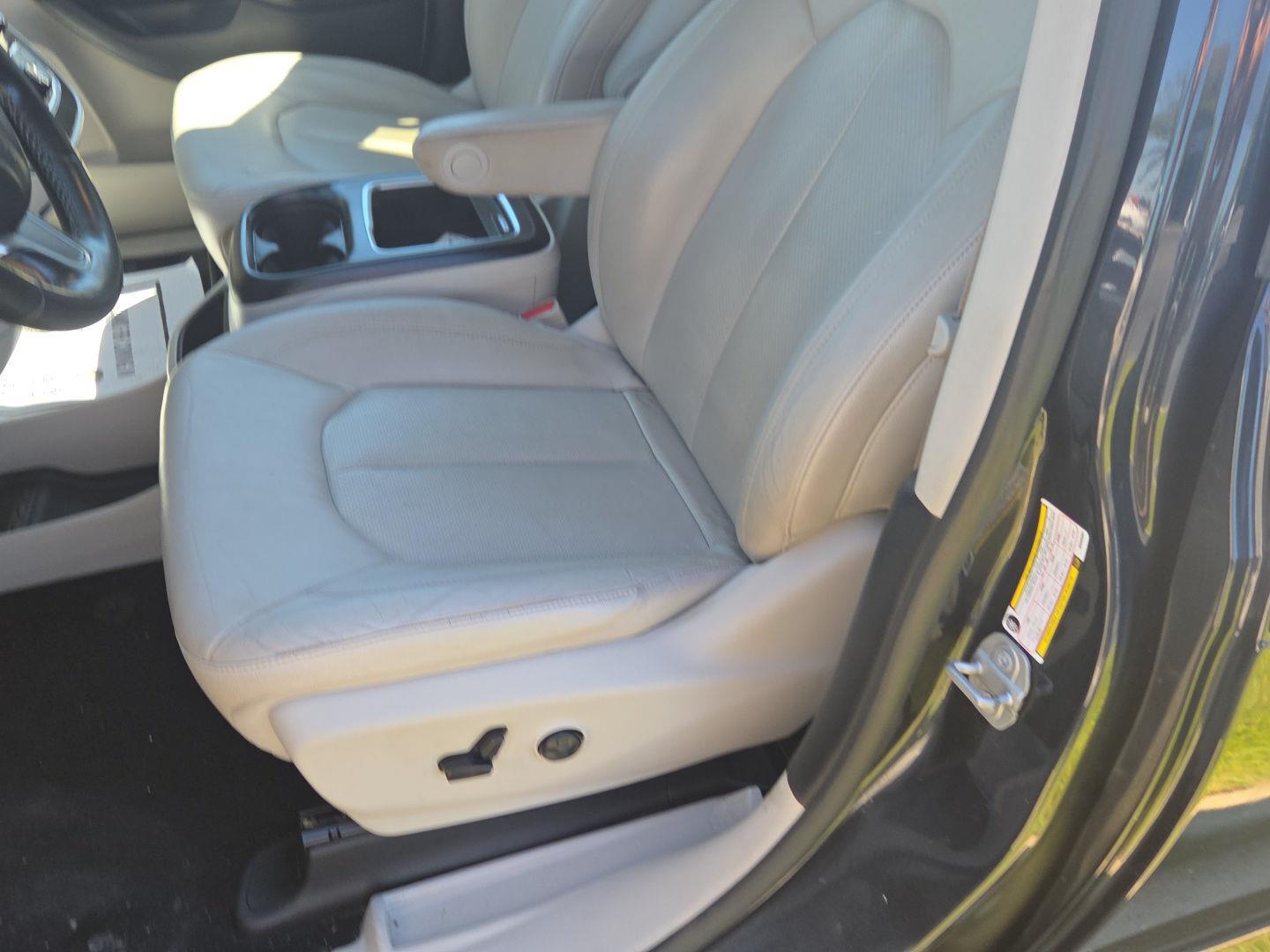 Used 2021 Chrysler Pacifica Van