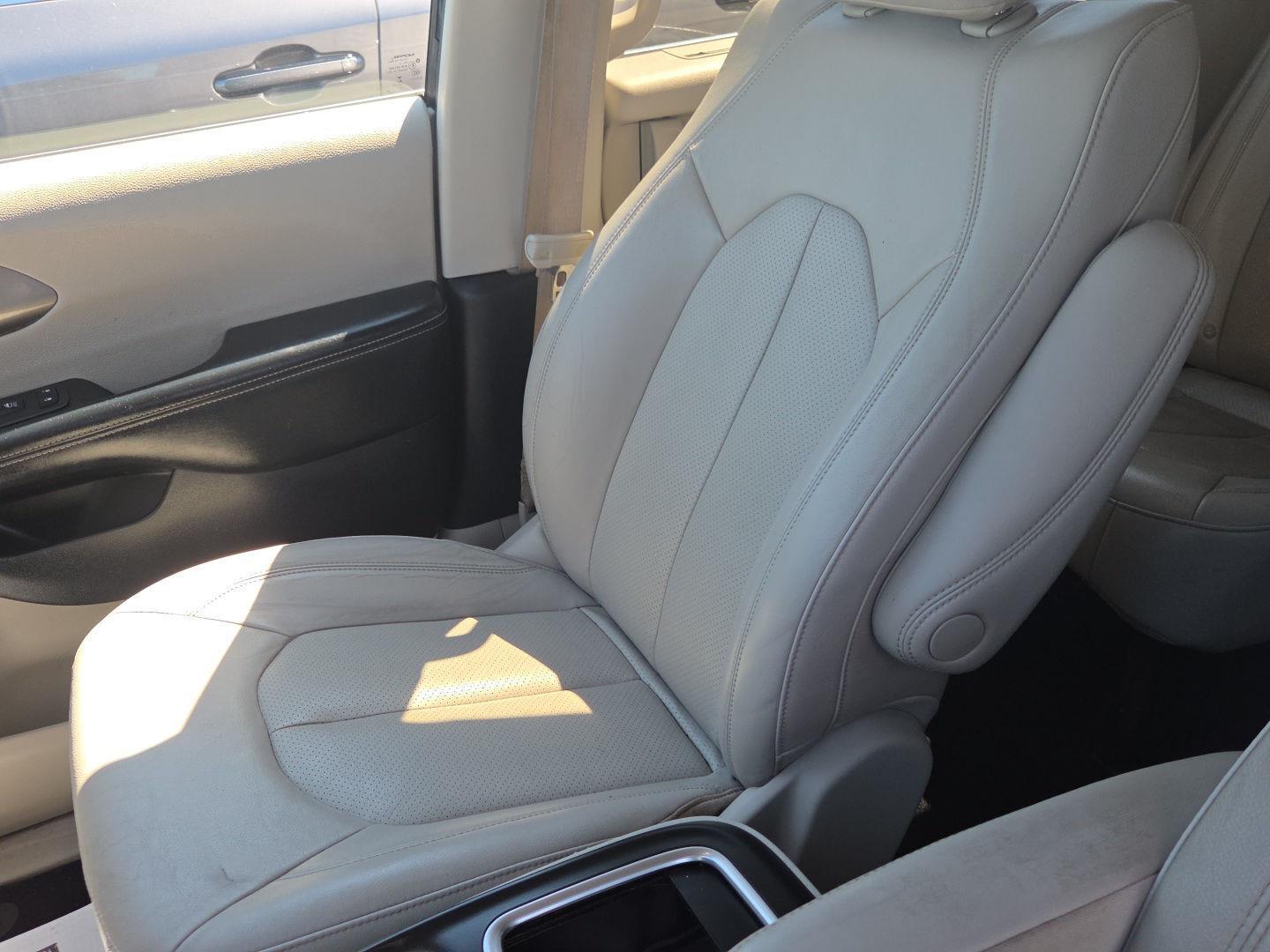 Used 2021 Chrysler Pacifica Van