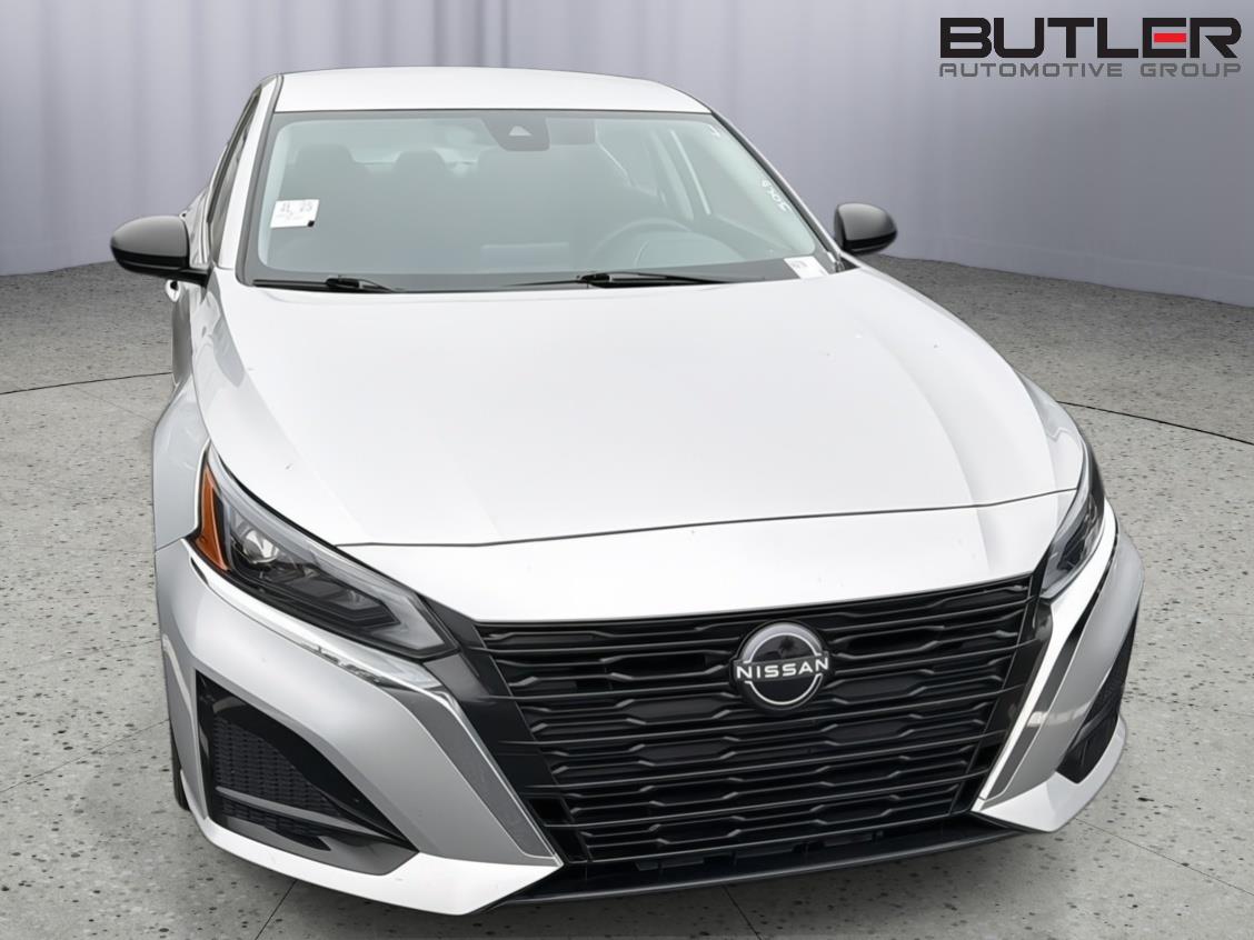 Used 2025 Nissan Altima Sedan