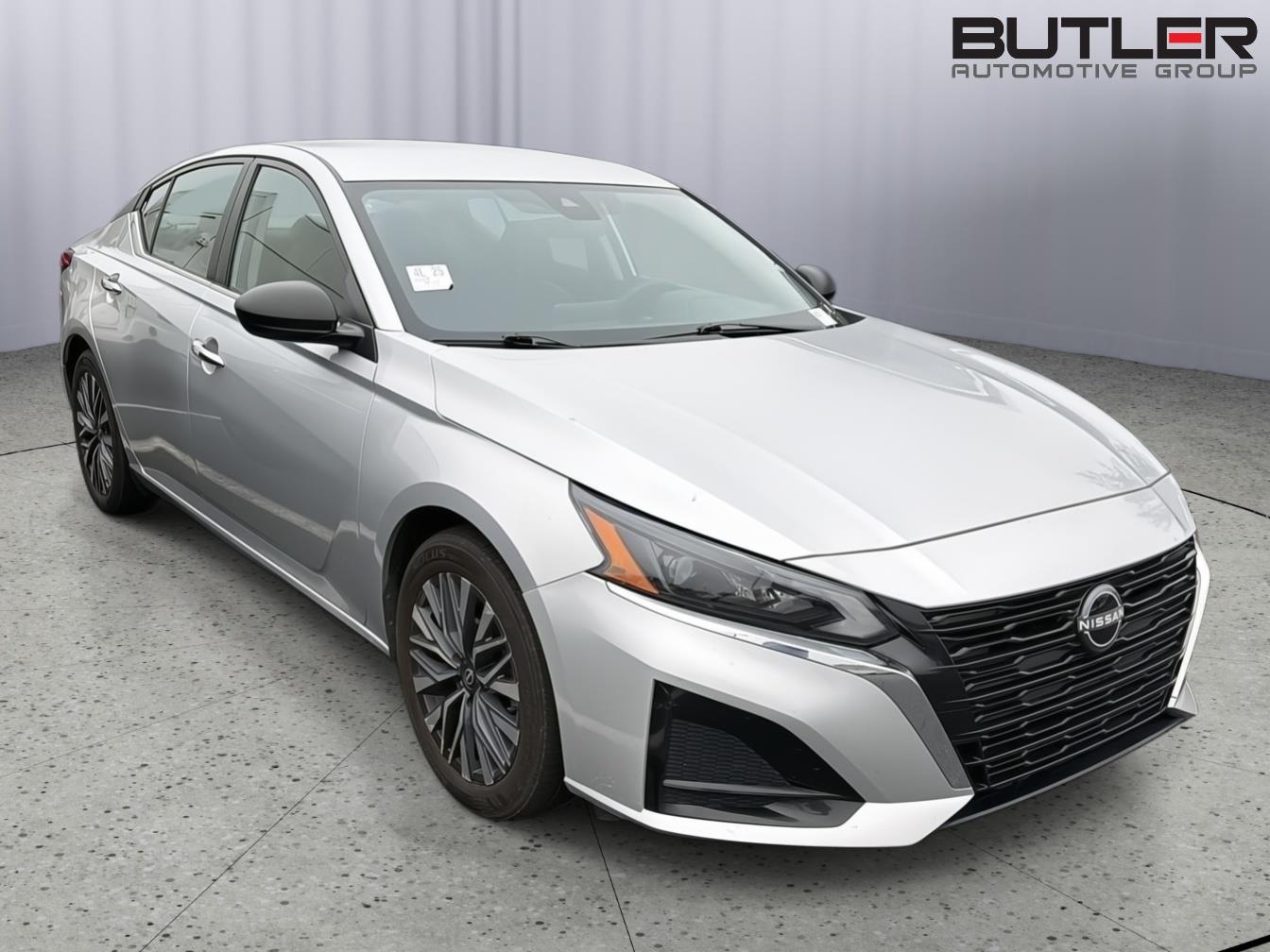 Used 2025 Nissan Altima Sedan
