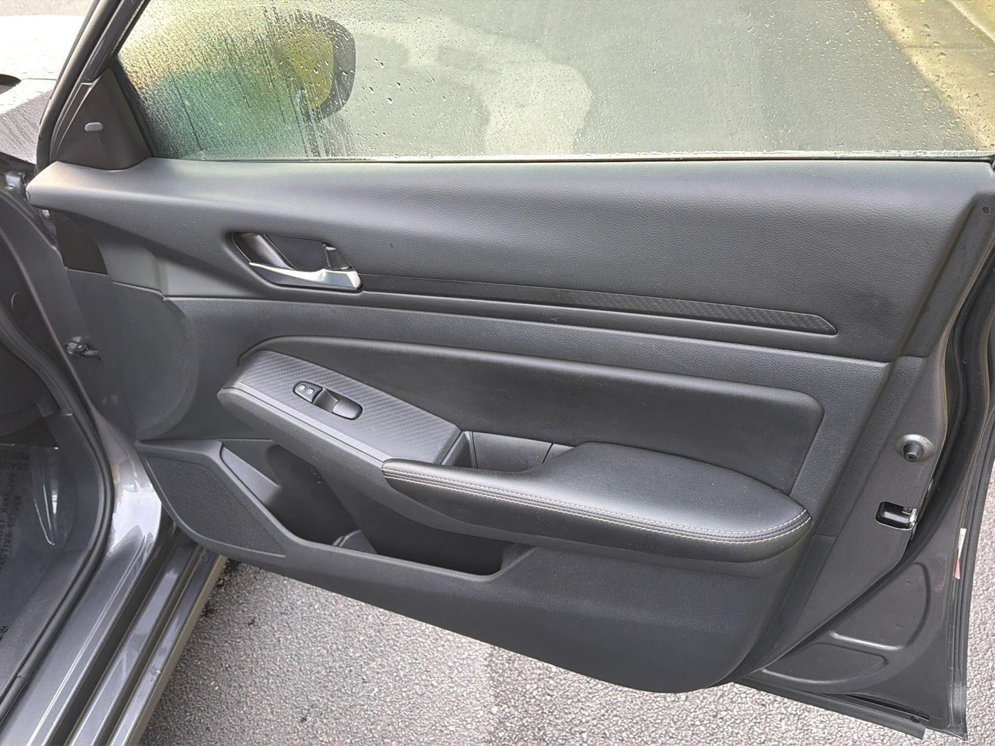 Used 2025 Nissan Altima Sedan