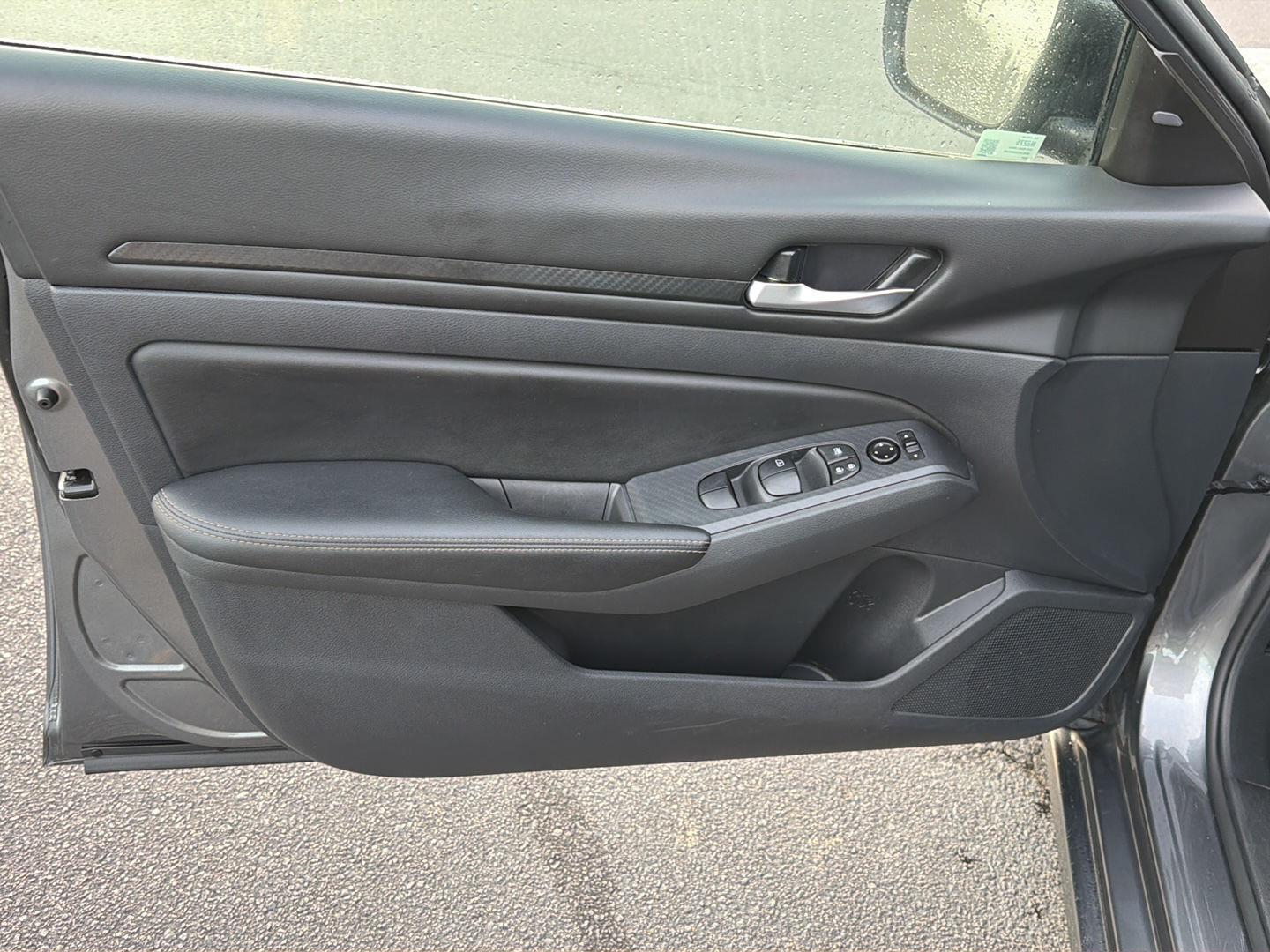 Used 2025 Nissan Altima Sedan