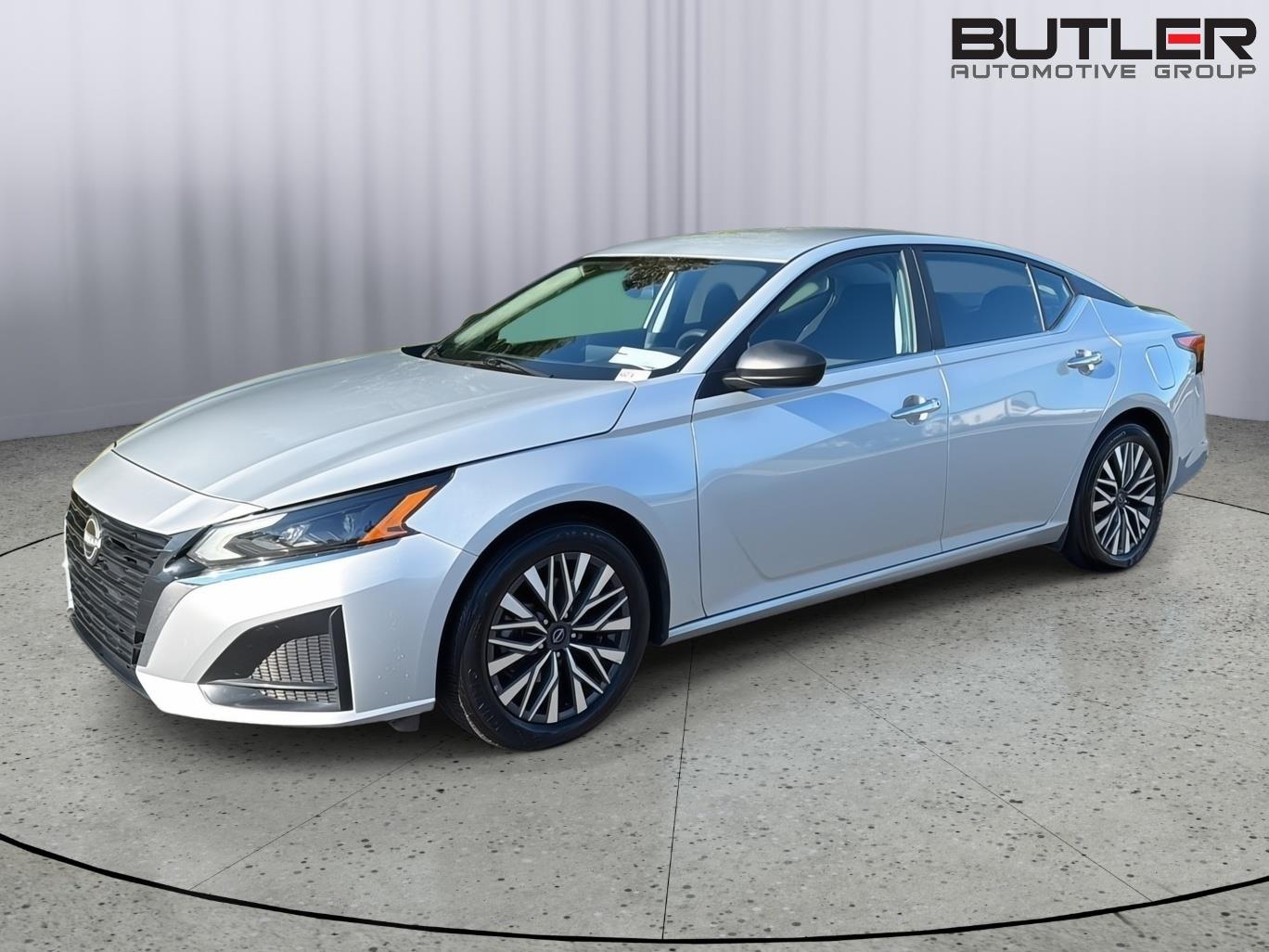 Brilliant Silver Metallic 2025 Nissan Altima Sedan Front-Wheel Drive Continuously Variable Transmission