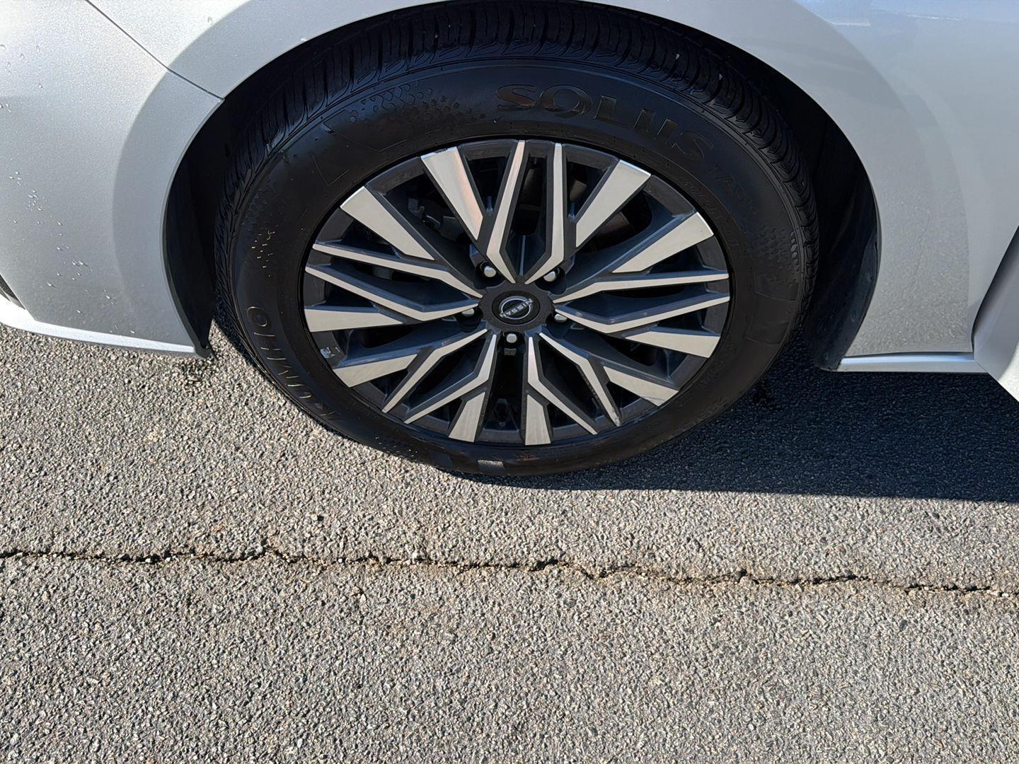 Used 2025 Nissan Altima Sedan