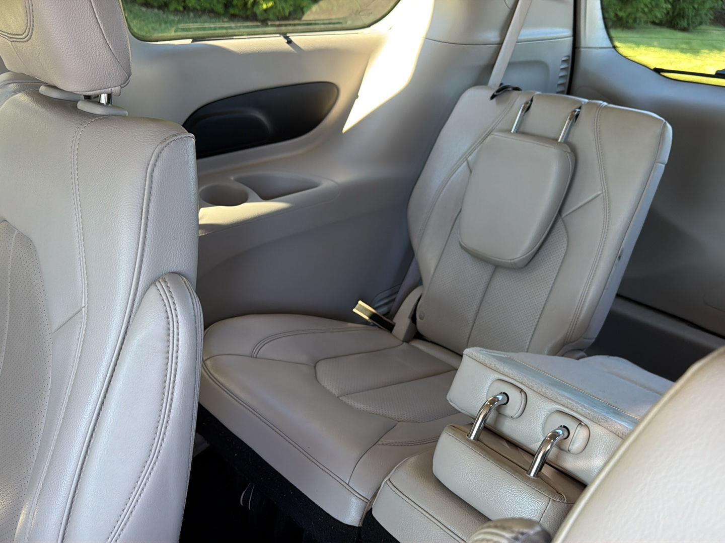 Used 2021 Chrysler Pacifica Van
