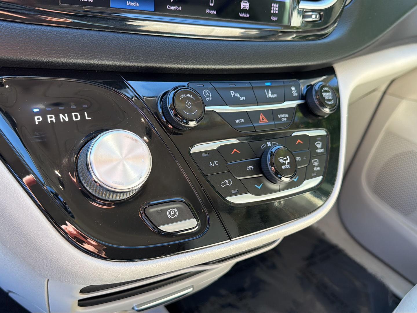 Used 2021 Chrysler Pacifica Van