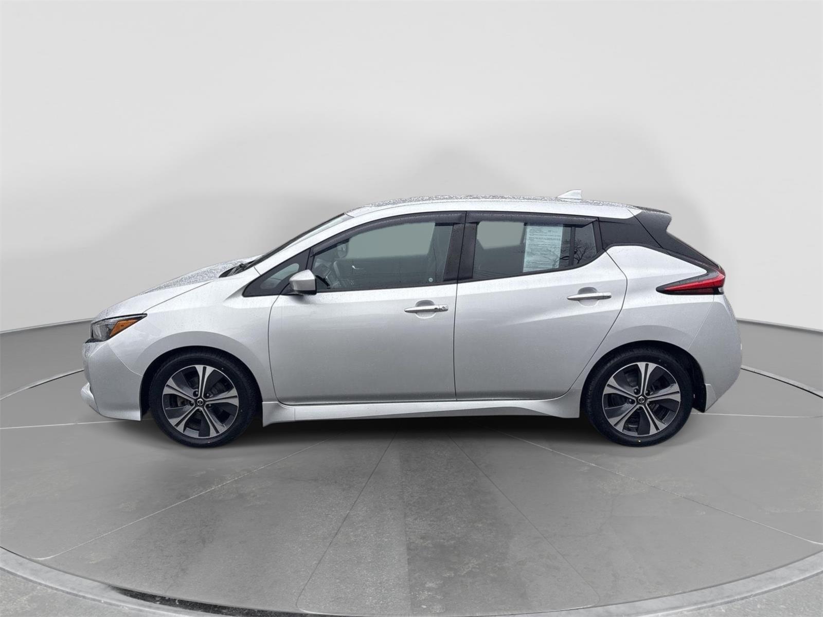 2020 Nissan Leaf SV's photo