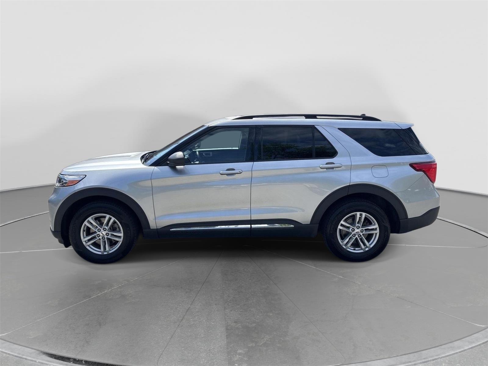 2021 Ford Explorer XLT 4WD's photo