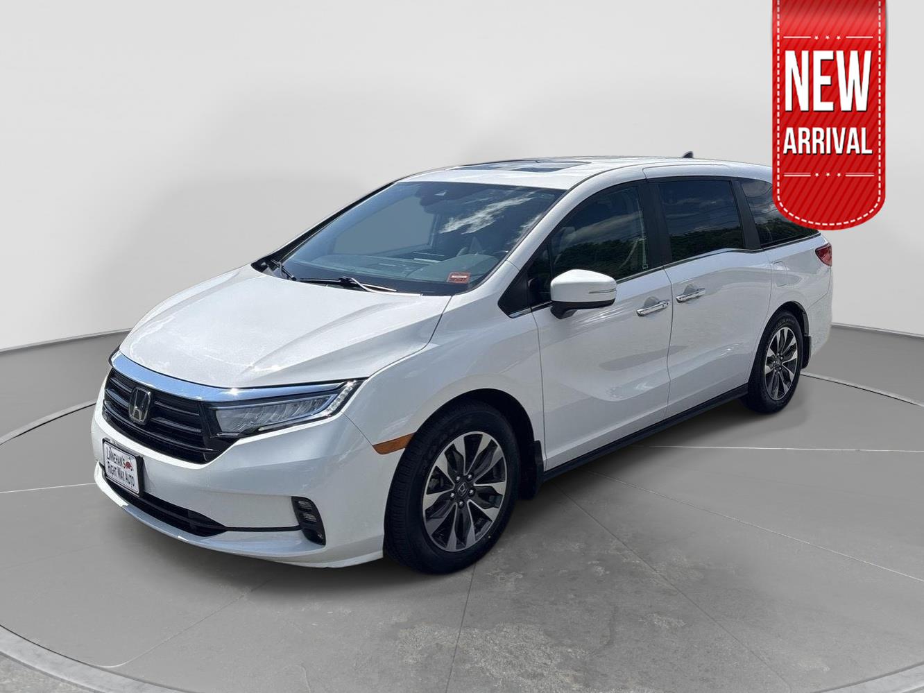 Platinum White Pearl 2024 Honda Odyssey Minivan Front-Wheel Drive Automatic
