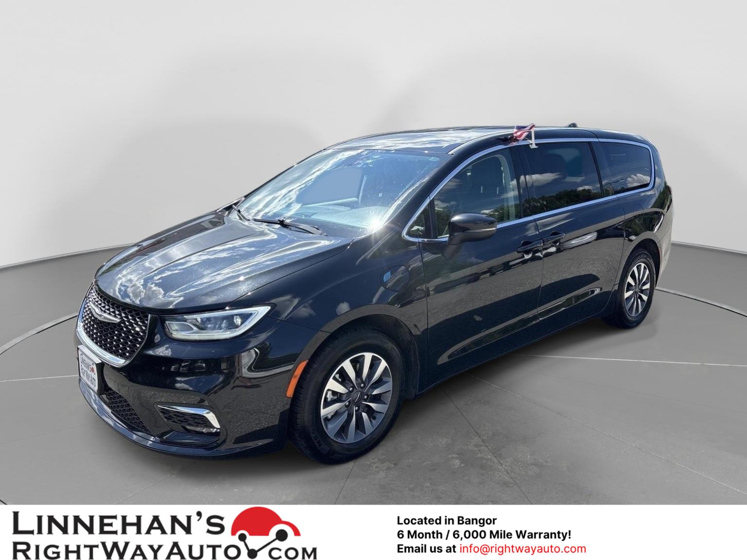 2023 Chrysler Pacifica Hybrid Touring L FWD