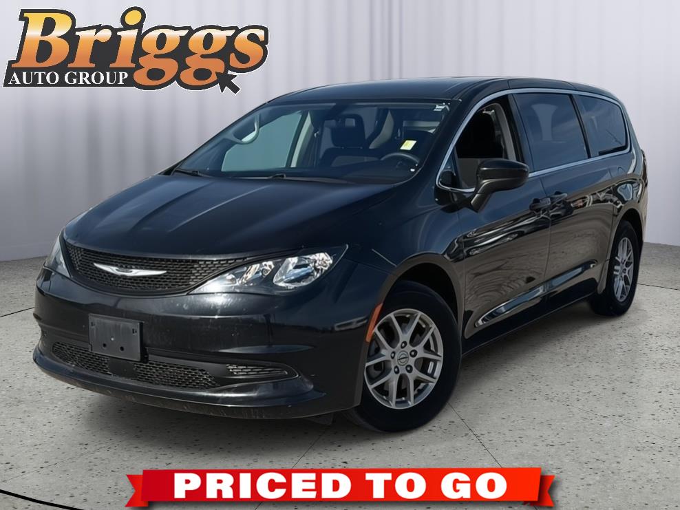 2022 Chrysler Voyager LX FWD