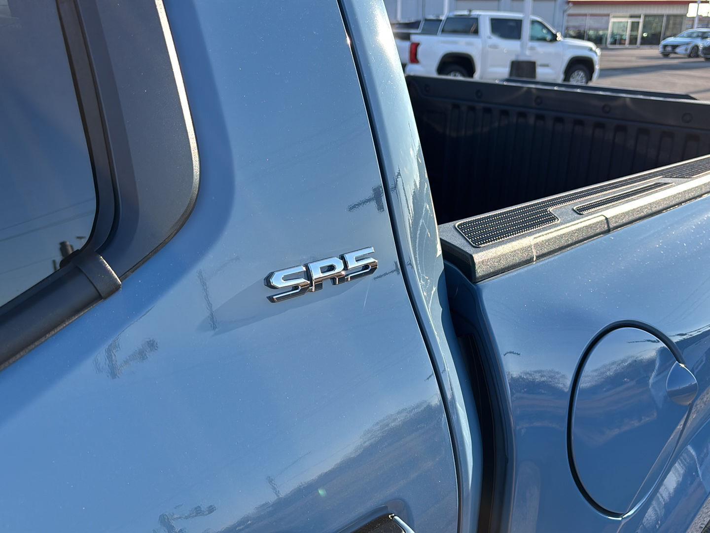 View vehicle photo 7